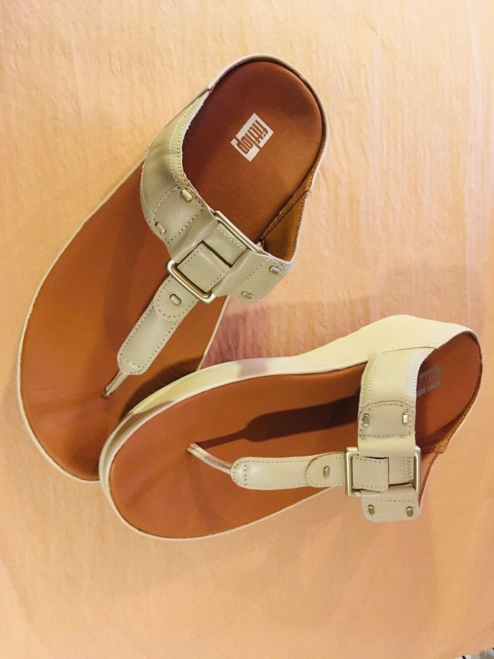Fitflop Women's Cream Leather Buckle Thong Sandals